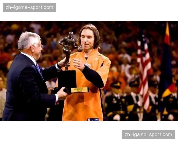 退役名宿纳什点评：现代控卫更需在个人进攻与带动团队间找到最优转化平衡。